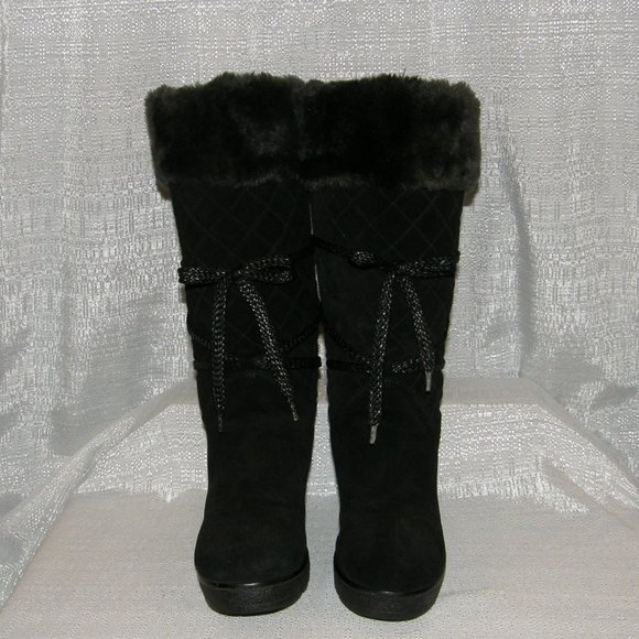 COPY - Beautiful Authentic MARC JACOBS Black Quilted Suede Fur Platform Boots s… - Picture 2 of 7